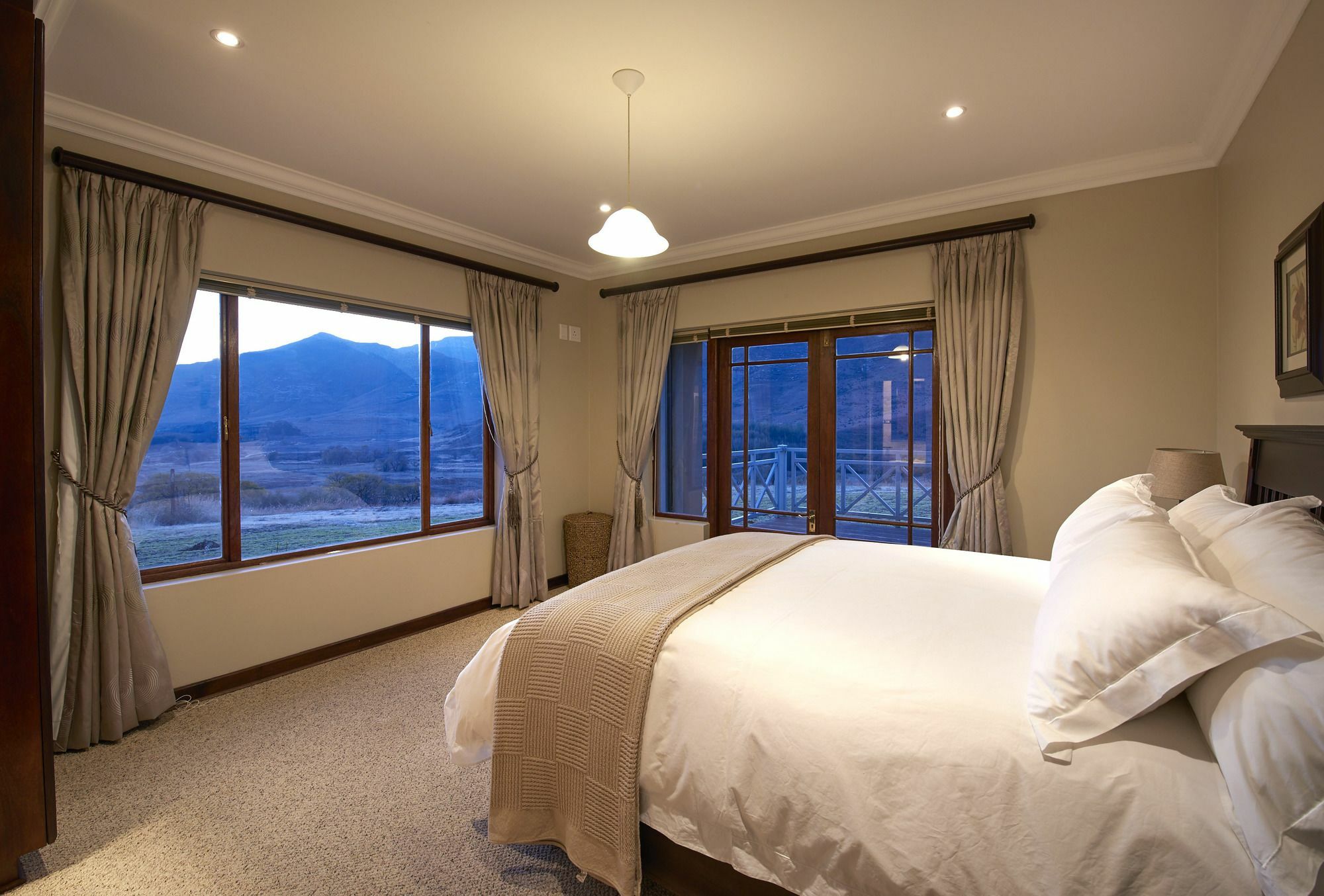 Dynasty Red Mountain Ranch Apartment Clarens Exterior photo