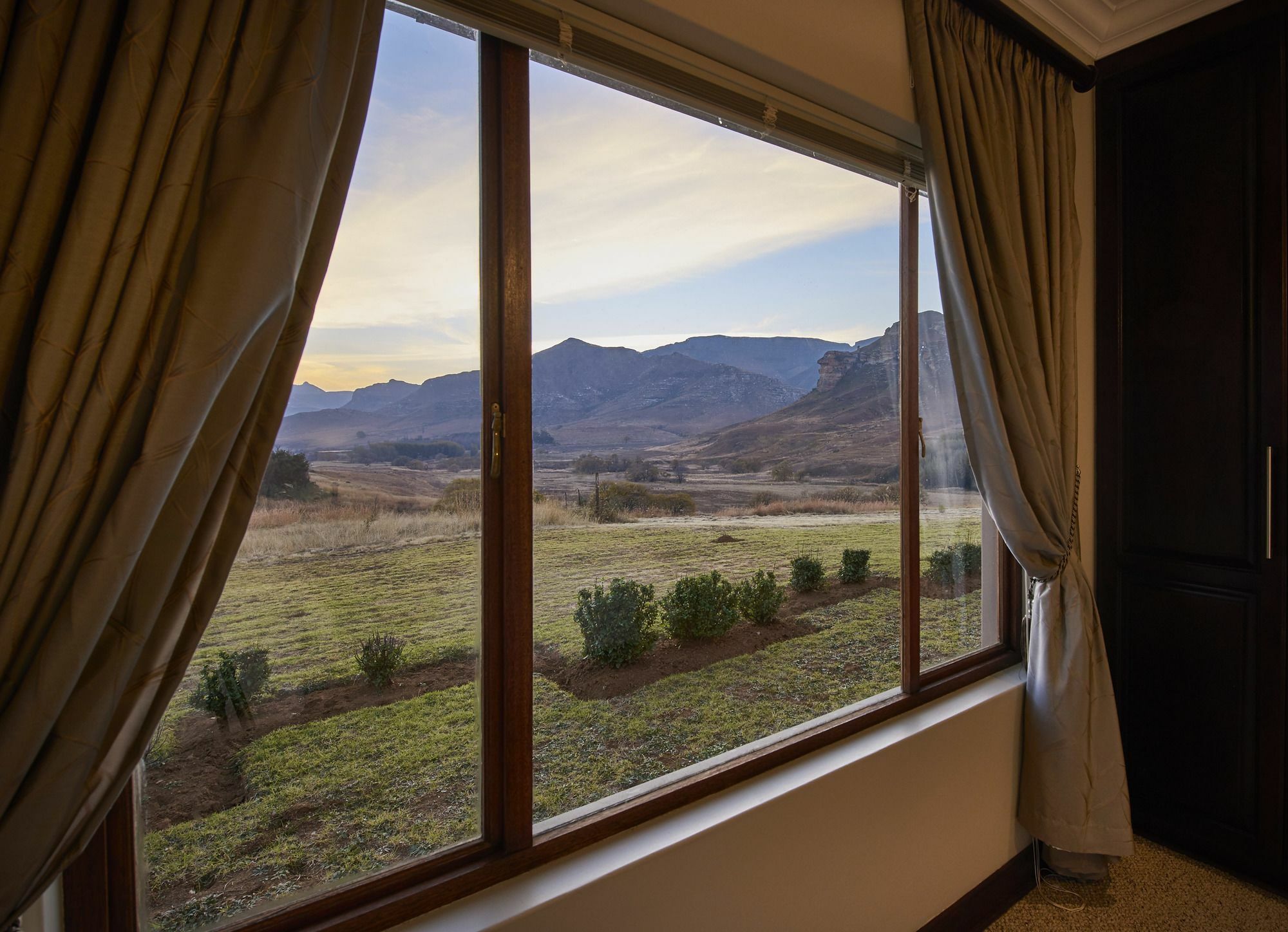 Dynasty Red Mountain Ranch Apartment Clarens Exterior photo